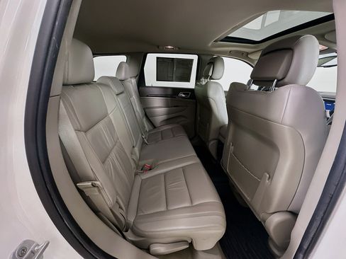 Used 2011 Jeep Grand Cherokee Laredo AWD/4WD image 31