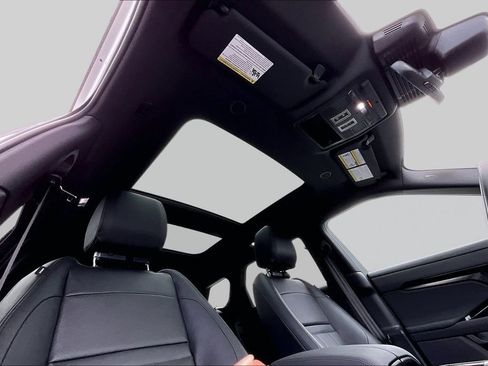 Certified 2025 Land Rover Range Rover Evoque Dynamic SE image 27