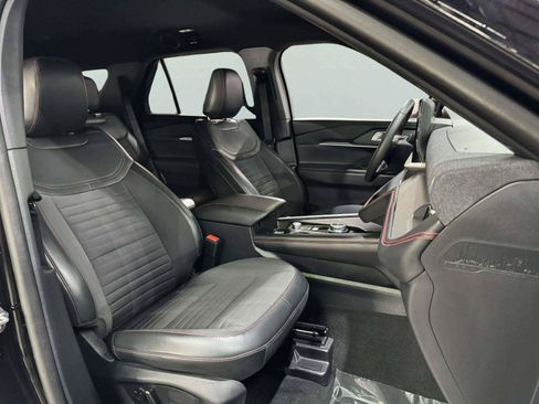 Used 2025 Ford Explorer ST-Line w/ Premium Package RWD image 34