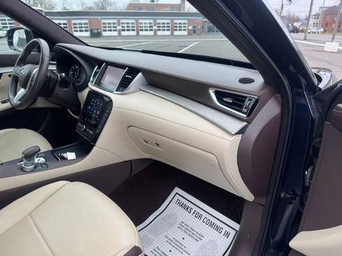 Used 2019 INFINITI QX50 Essential w/ Sensory Package AWD/4WD image 23