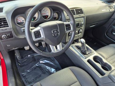 Used 2013 Dodge Challenger R/T RWD image 16