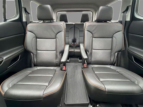Used 2023 GMC Acadia AT4 w/ Technology Package AWD/4WD image 14
