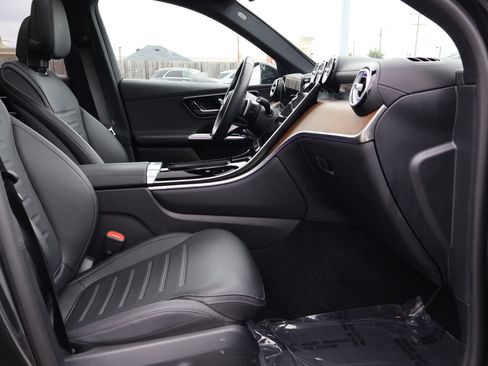 Certified 2025 Mercedes-Benz GLC 300 image 29