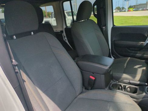 Used 2024 Jeep Wrangler Unlimited Sahara AWD/4WD image 34