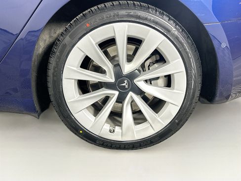 Used 2022 Tesla Model 3 Standard Range image 11