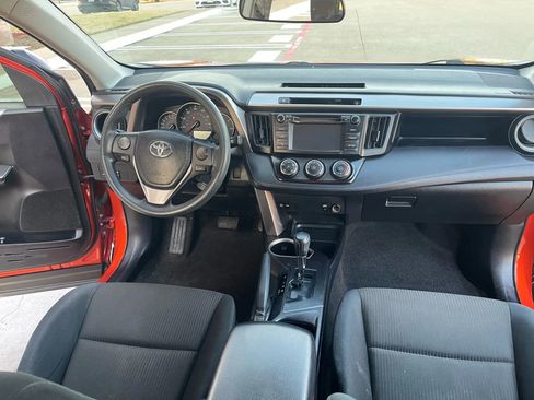 Used 2016 Toyota RAV4 LE image 10