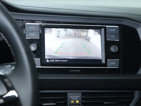 Certified 2021 Volkswagen Jetta SE w/ SE Cold Weather Package image 28