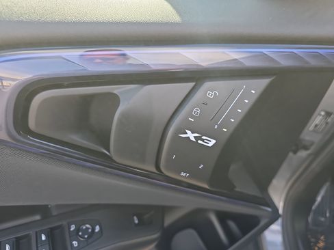 Used 2025 BMW X3 xDrive30i w/ Premium Package image 19