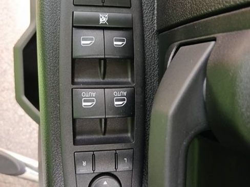 Used 2022 RAM 2500 Tradesman w/ Chrome Appearance Group AWD/4WD image 60