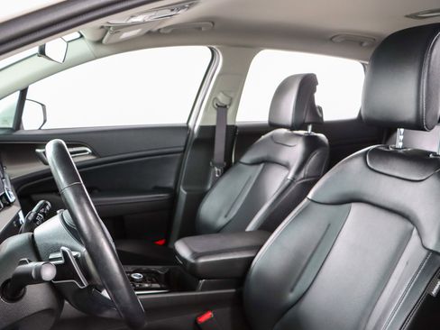 Used 2023 Kia Sportage EX image 23