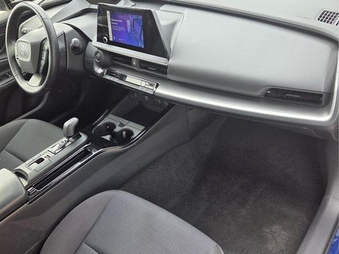Used 2024 Toyota Prius LE FWD image 17