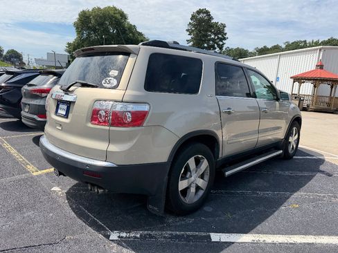 Used 2011 GMC Acadia SLT FWD image 3
