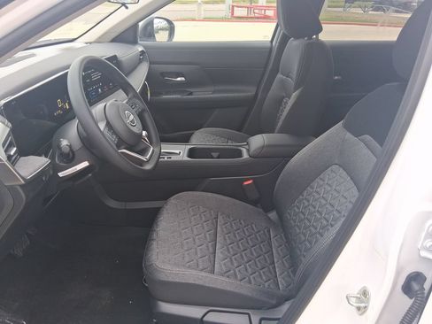 New 2026 Nissan Kicks SV FWD image 10