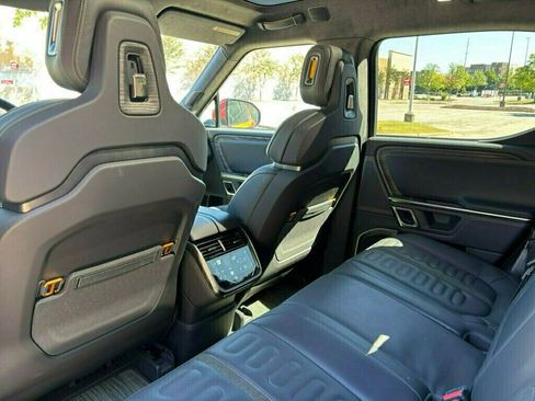 Used 2022 Rivian R1T Launch Edition image 16