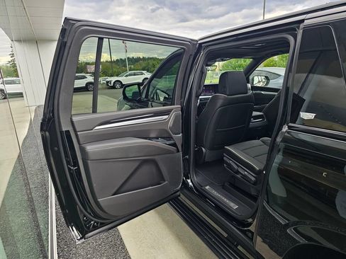 New 2026 Cadillac Escalade ESV Sport AWD/4WD image 16