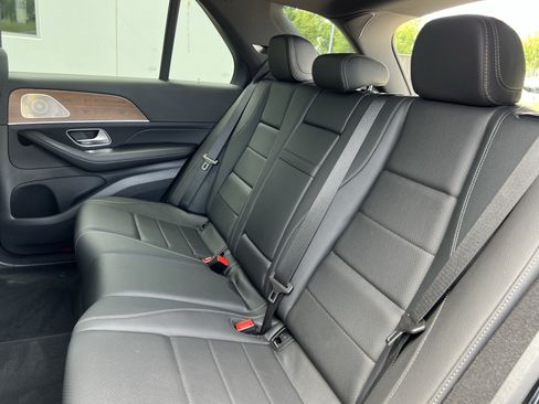 Certified 2025 Mercedes-Benz GLE 450 4MATIC image 33