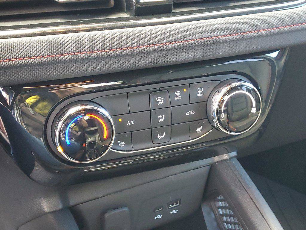 Used 2024 Chevrolet TrailBlazer RS AWD/4WD image 16