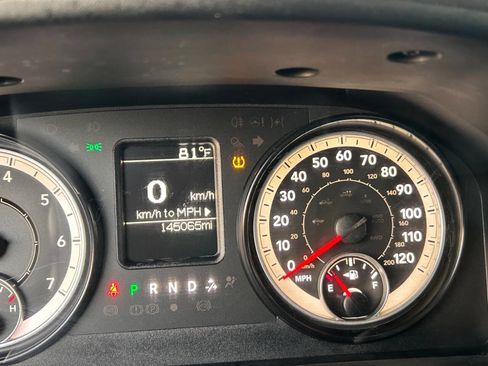 Used 2016 RAM 1500 ST w/ SXT Appearance Group image 17