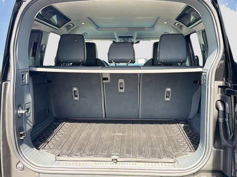New 2026 Land Rover Defender 110 OCTA image 11