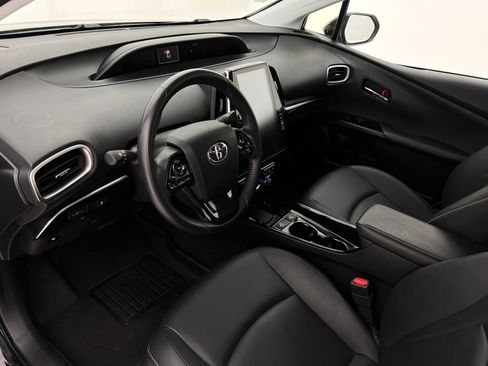 Used 2022 Toyota Prius Prime XLE image 12