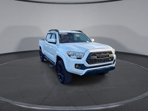 Used 2020 Toyota Tacoma SR5 RWD image 12