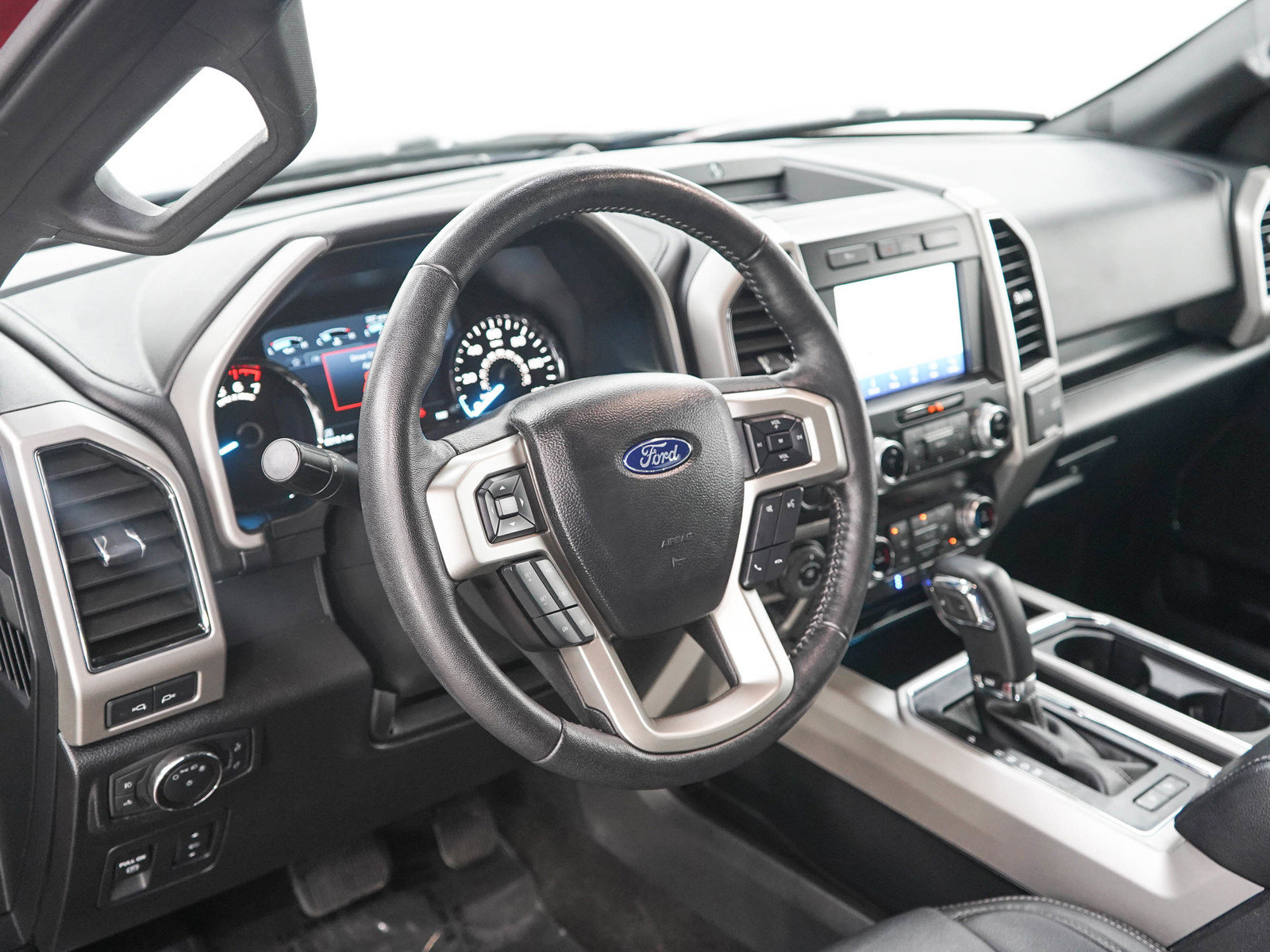 Used 2019 Ford F150 Lariat w/ Equipment Group 502A Luxury AWD/4WD image 19