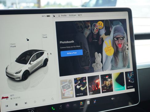 Used 2023 Tesla Model Y Performance image 26