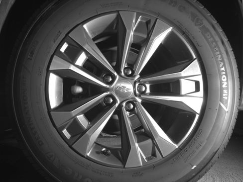 Used 2025 Chevrolet Equinox LT image 14