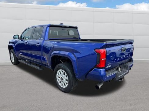Used 2025 Toyota Tacoma SR5 AWD/4WD image 3