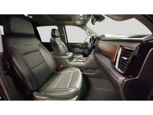 Used 2024 GMC Sierra 2500 Denali w/ Denali Reserve Package image 16