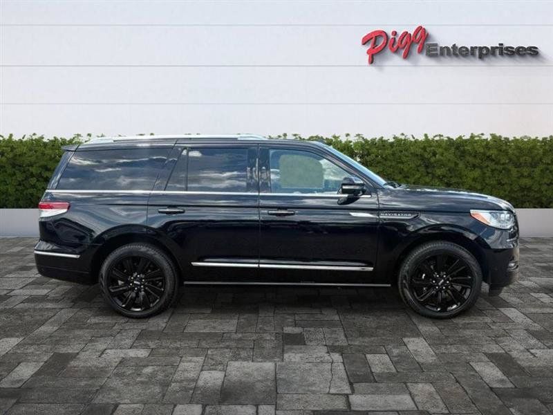Used 2022 Lincoln Navigator Reserve AWD/4WD image 7