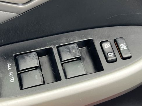 Used 2013 Toyota Prius Four image 13