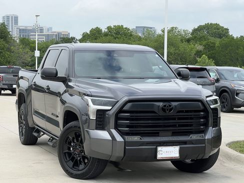 Used 2025 Toyota Tundra SR5 AWD/4WD image 2