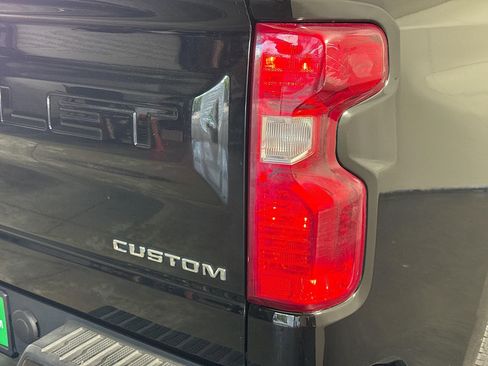 Used 2023 Chevrolet Silverado 1500 Custom image 32