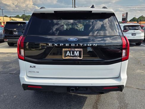 Used 2025 Ford Expedition Active AWD/4WD image 11