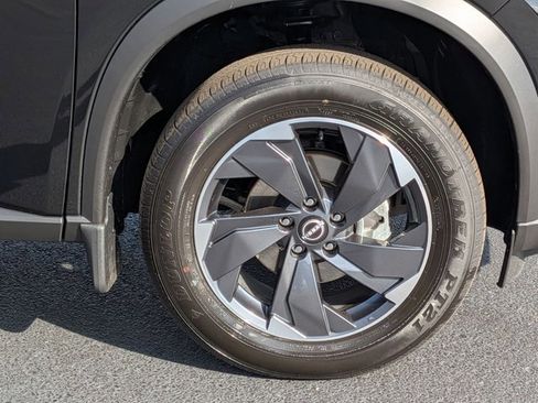 Certified 2024 Nissan Rogue SV w/ SV Premium Package image 9