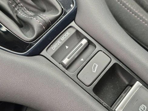 Used 2024 Honda HR-V LX image 24