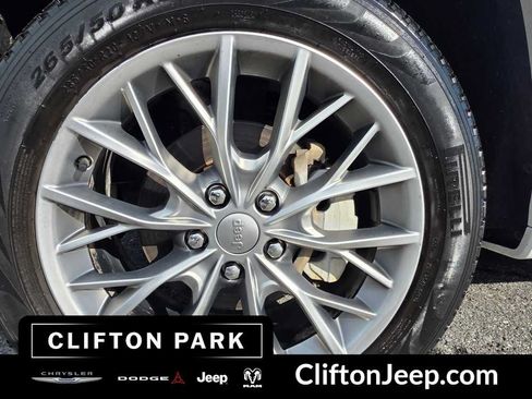 Used 2023 Jeep Grand Cherokee Summit AWD/4WD image 30