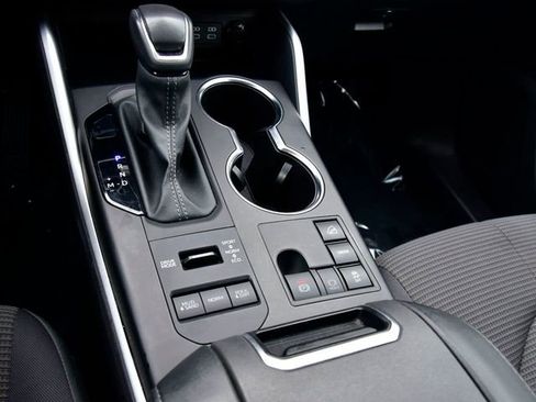 Certified 2024 Toyota Highlander LE image 27