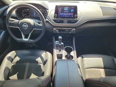 Used 2023 Nissan Altima 2.5 SR FWD image 2
