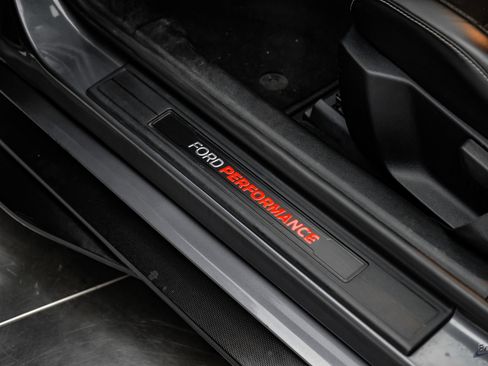 Used 2021 Ford Mustang Shelby GT500 w/ Carbon Fiber Track Pack RWD image 54