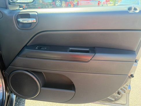 Used 2015 Jeep Compass Sport w/ Power Value Group AWD/4WD image 31