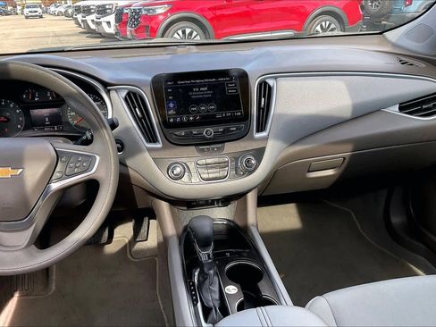 Used 2024 Chevrolet Malibu LT image 6