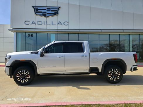 Used 2024 GMC Sierra 2500 Denali Ultimate image 2