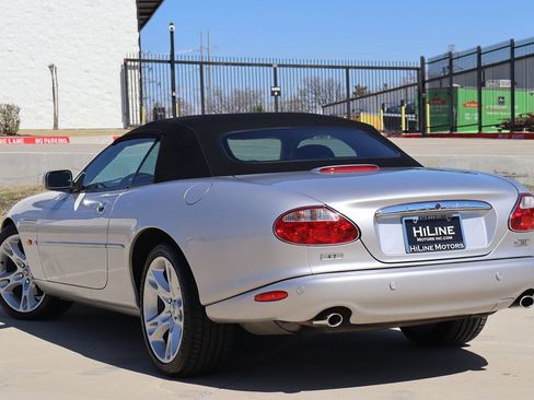 Used 2004 Jaguar XK8 Convertible image 10