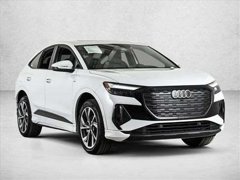 Used 2024 Audi Q4 e-tron Premium Plus w/ Premium Plus image 3