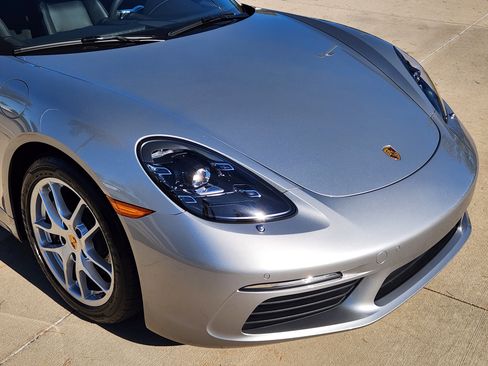 Used 2024 Porsche 718 Boxster image 7