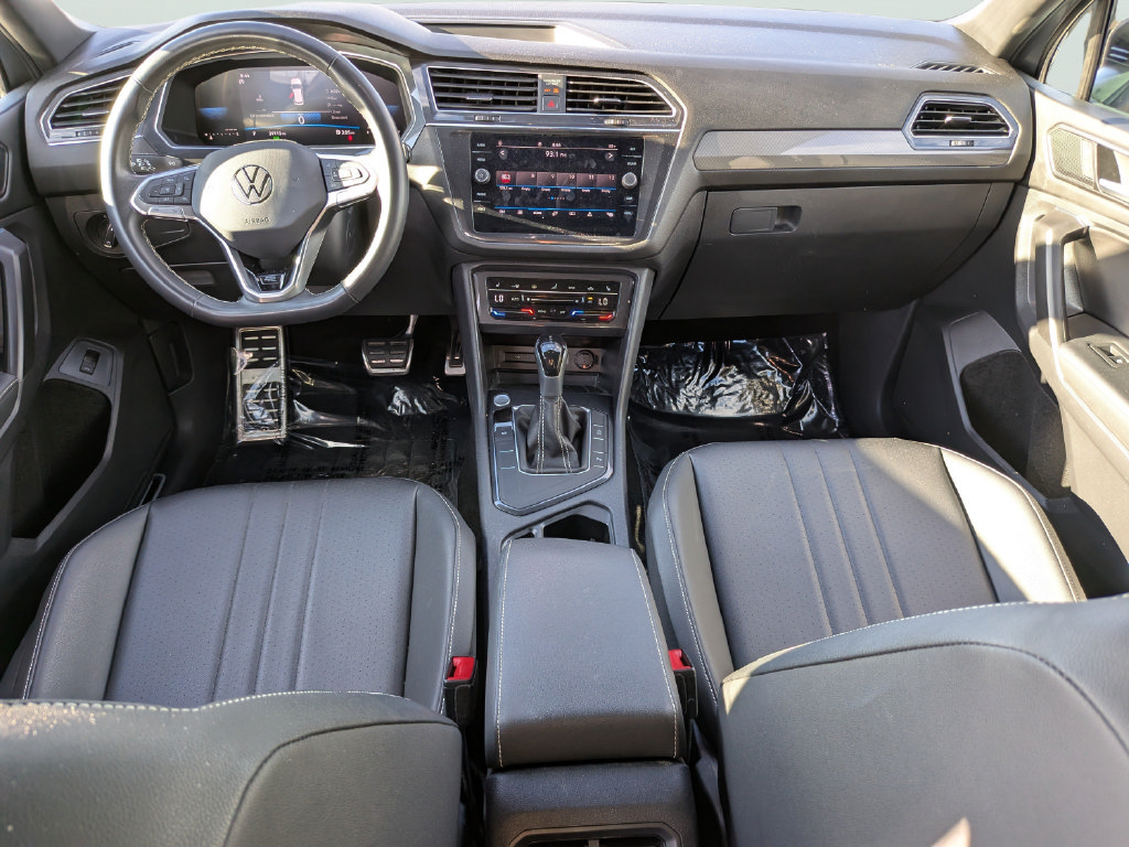 Certified 2023 Volkswagen Tiguan SE R-Line FWD image 13