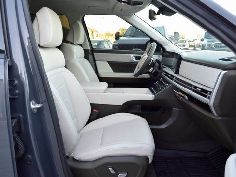 Used 2025 Hyundai Santa Fe Calligraphy image 25