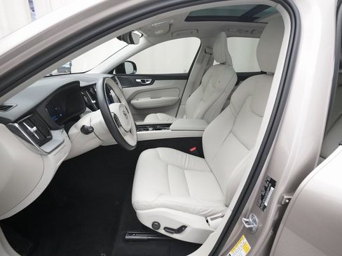 Used 2024 Volvo XC60 B5 Plus w/ Protection Package Premier image 7